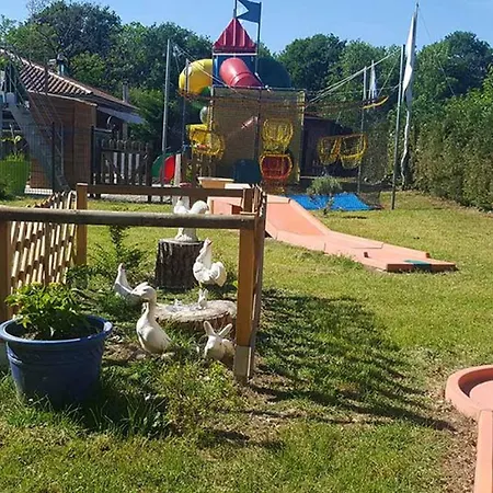 Avec Terrasse - 6 Pers. - Api-1-52-2172 Campsite *