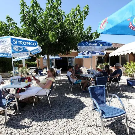 Campsite Avec Terrasse - 6 Pers. - Api-1-52-2172 *